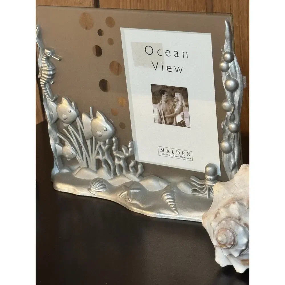 3D Ocean Beach Shells Glass Photo Frame 3.5”x5” Coastal Nautical Decor